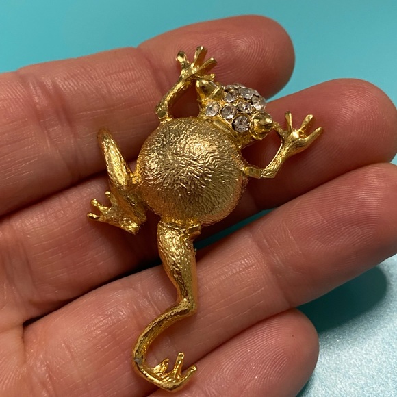 Gold Tone M Jent Frog Brooch With Clear Rhinestone Bling Head - Picture 3 of 9